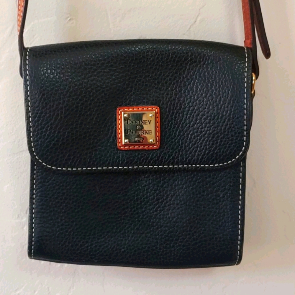 Dooney & Bourke bag